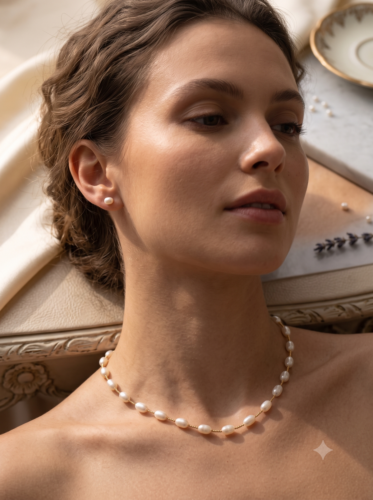 Luminous Oval Pearl Station Necklace in Gold
