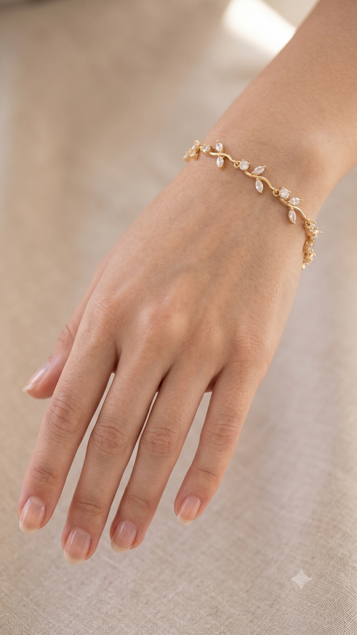 Gold-Plated Delicate Leaf & Cubic Zirconia Chain Bracelet