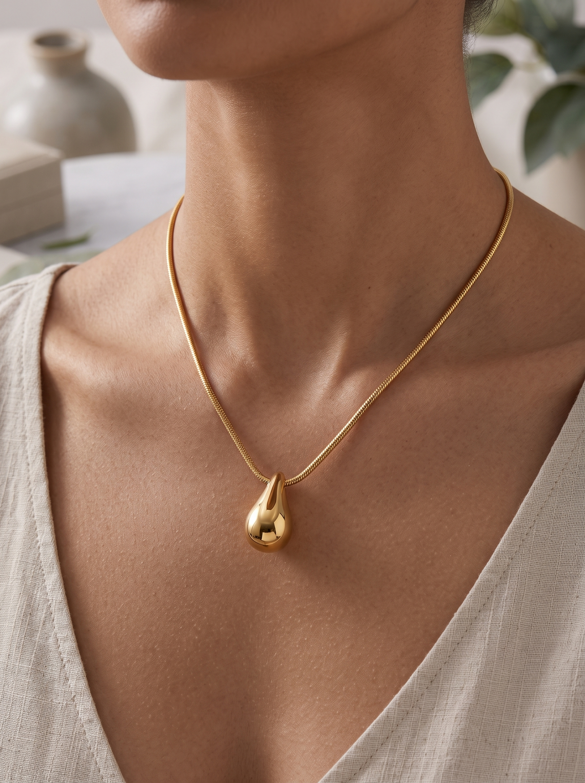 Minimalist Gold Dewdrop Necklace